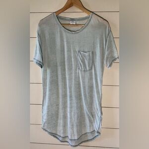 Urban Outfitters Men's Light Gray/Green T-Shirt Unisex